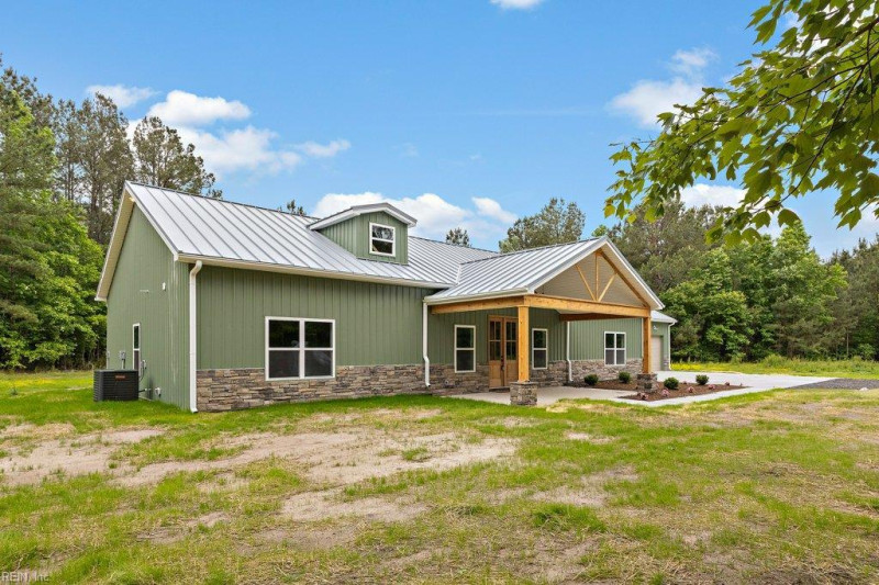 Photo 13 of 50 residential for sale in Chesapeake virginia