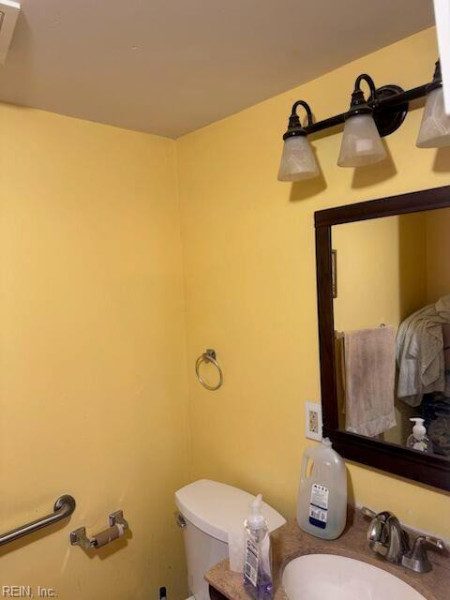 Photo 5 of 8 residential for sale in Portsmouth virginia