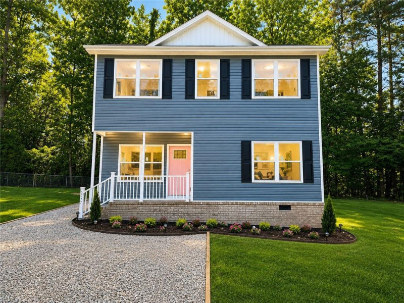 Photo 2 of 33 residential for sale in Isle of Wight County virginia