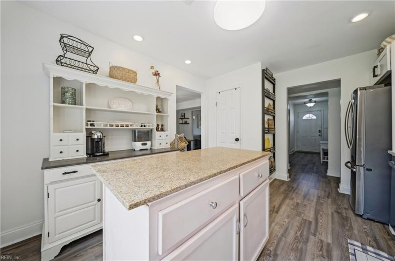 Photo 15 of 39 residential for sale in Virginia Beach virginia