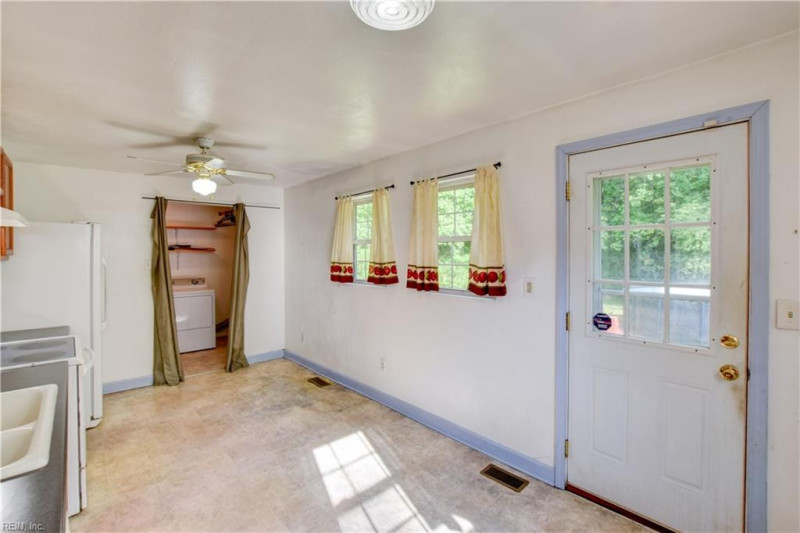 Photo 12 of 27 residential for sale in Suffolk virginia