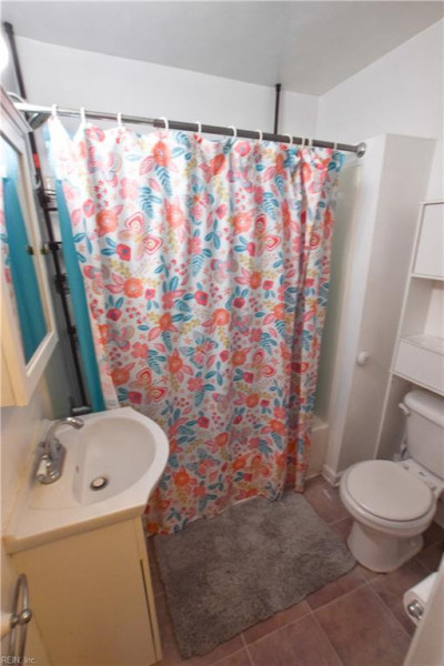 Photo 16 of 27 residential for sale in Suffolk virginia