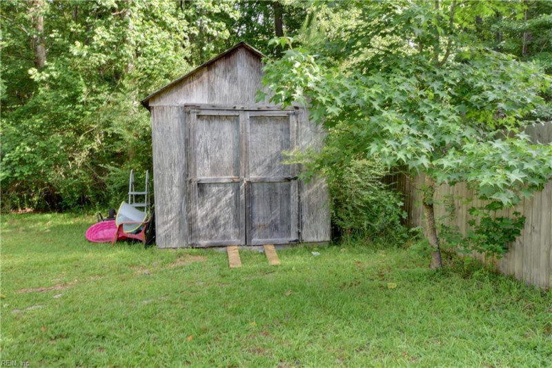Photo 21 of 27 residential for sale in Suffolk virginia