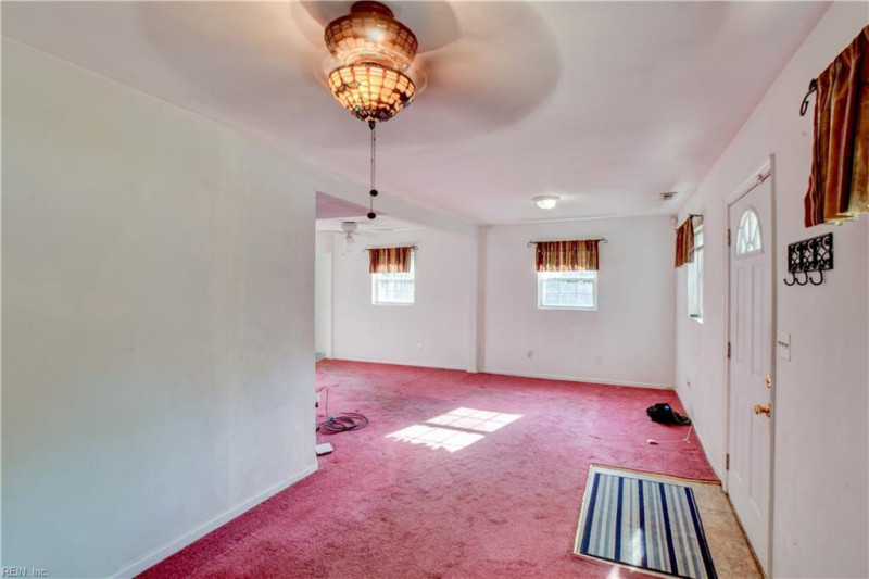 Photo 5 of 27 residential for sale in Suffolk virginia