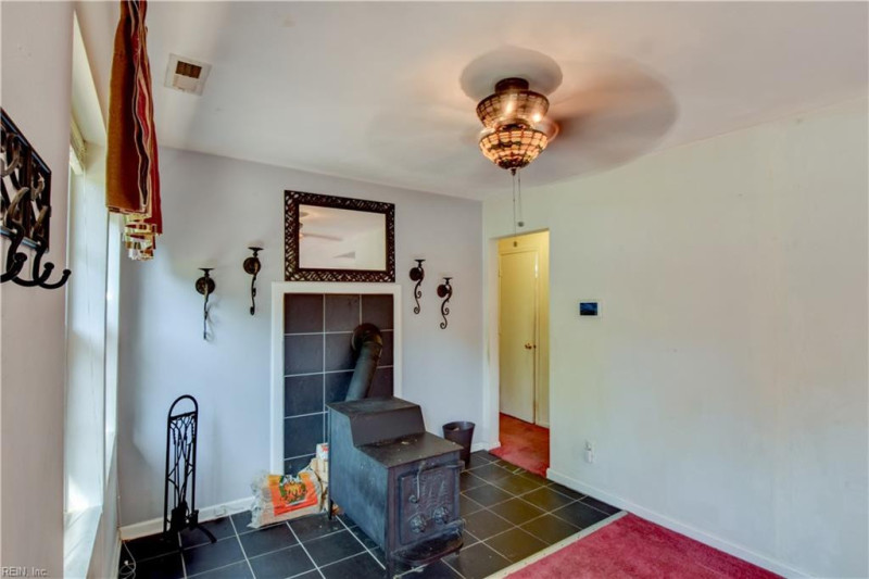 Photo 6 of 27 residential for sale in Suffolk virginia