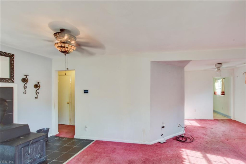 Photo 7 of 27 residential for sale in Suffolk virginia