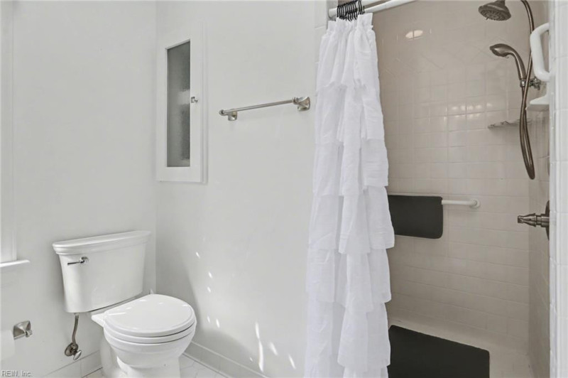 Photo 11 of 37 residential for sale in Chesapeake virginia Photo 11 of 37 residential for sale in Chesapeake virginia