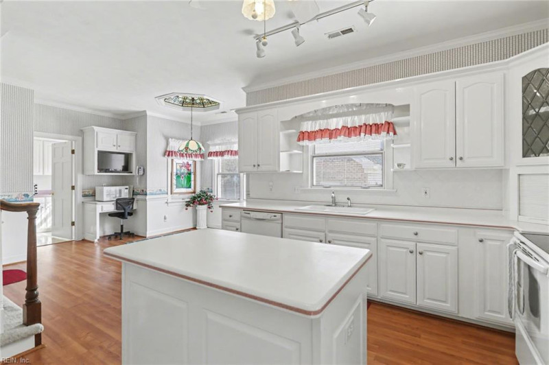 Photo 4 of 37 residential for sale in Chesapeake virginia Photo 4 of 37 residential for sale in Chesapeake virginia
