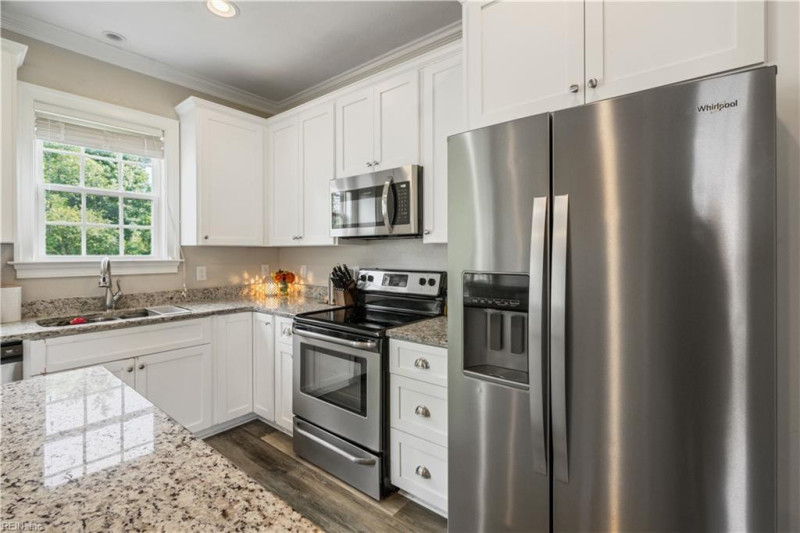 Photo 14 of 40 residential for sale in Suffolk virginia