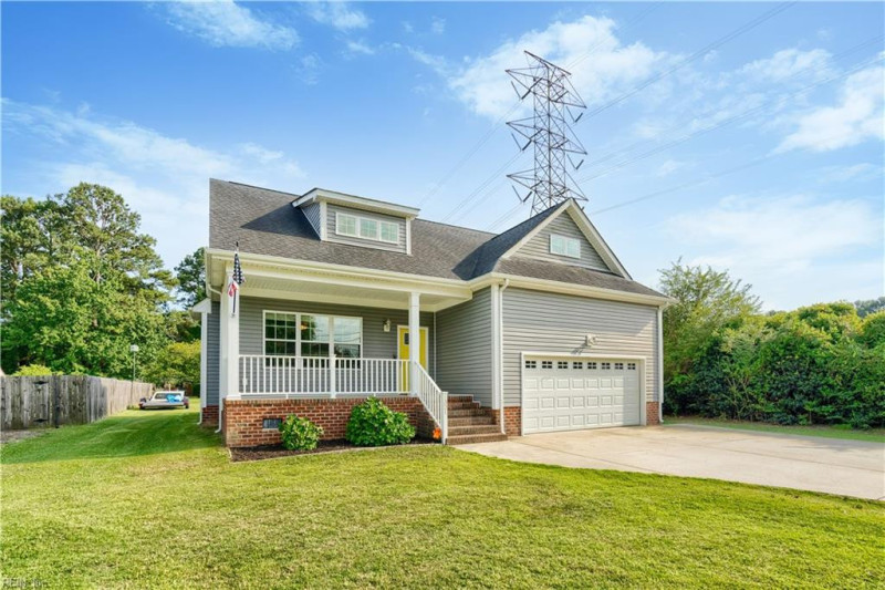 Photo 3 of 40 residential for sale in Suffolk virginia