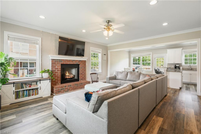 Photo 4 of 40 residential for sale in Suffolk virginia