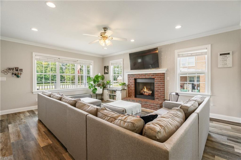Photo 6 of 40 residential for sale in Suffolk virginia