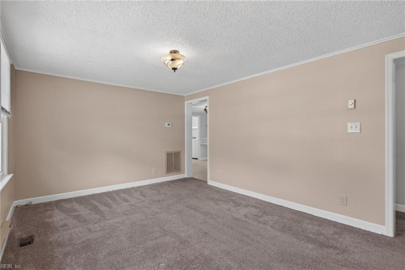 Photo 13 of 30 residential for sale in York County virginia