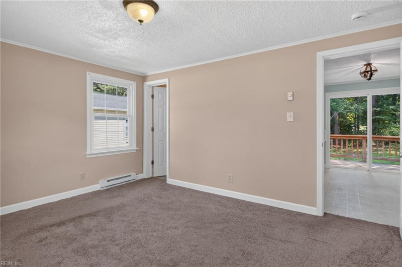 Photo 16 of 30 residential for sale in York County virginia