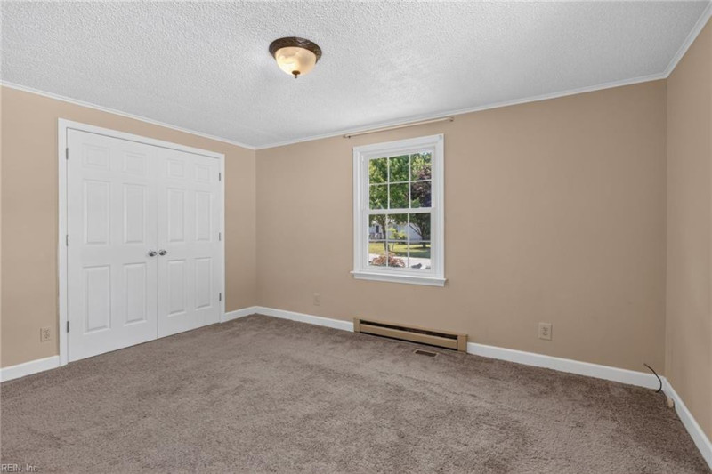 Photo 19 of 30 residential for sale in York County virginia