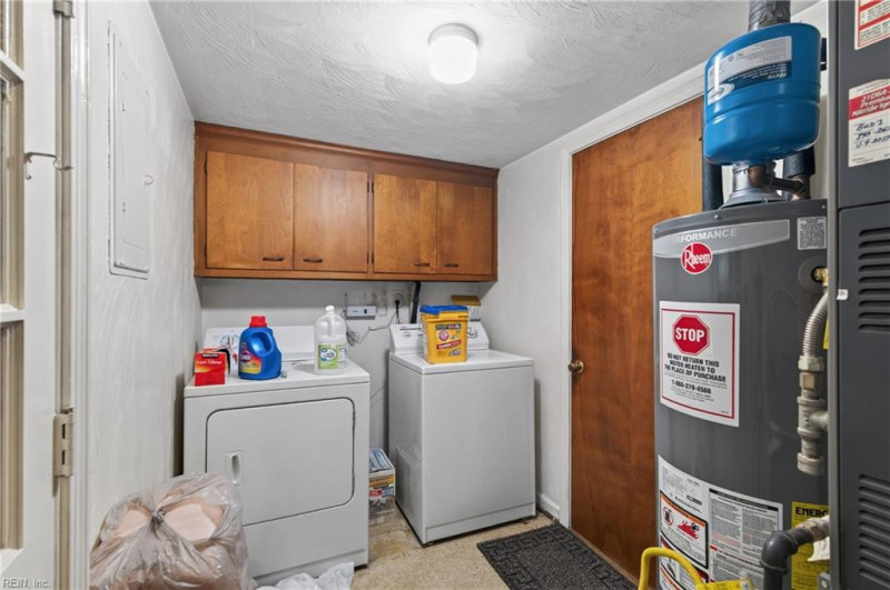 Photo 13 of 28 residential for sale in Hampton virginia