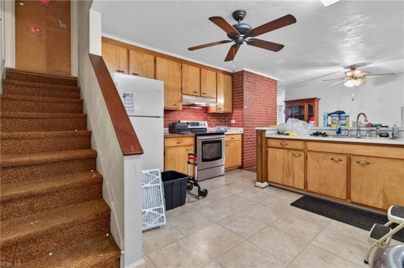 Photo 14 of 28 residential for sale in Hampton virginia