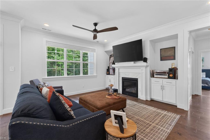 Photo 14 of 42 residential for sale in Virginia Beach virginia