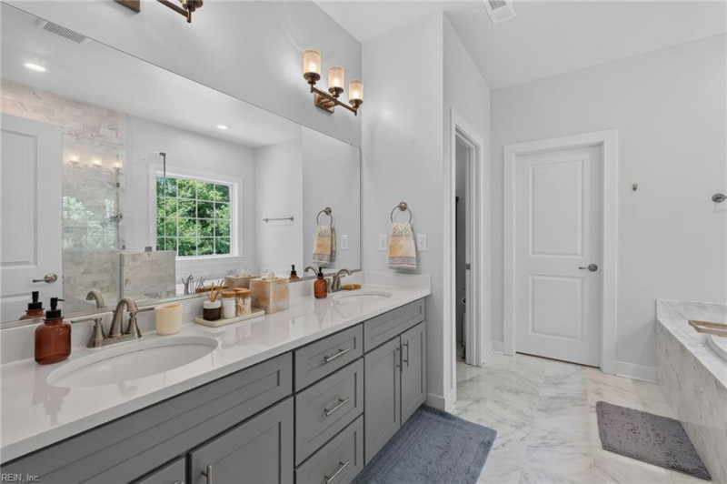 Photo 17 of 42 residential for sale in Virginia Beach virginia