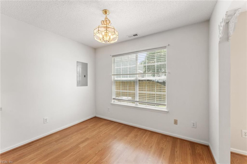 Photo 13 of 31 residential for sale in Newport News virginia