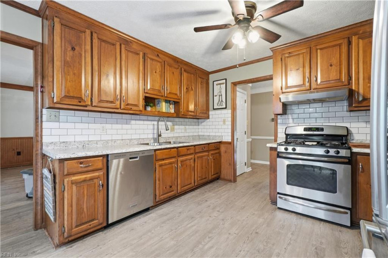 Photo 15 of 50 residential for sale in Poquoson virginia Photo 15 of 50 residential for sale in Poquoson virginia