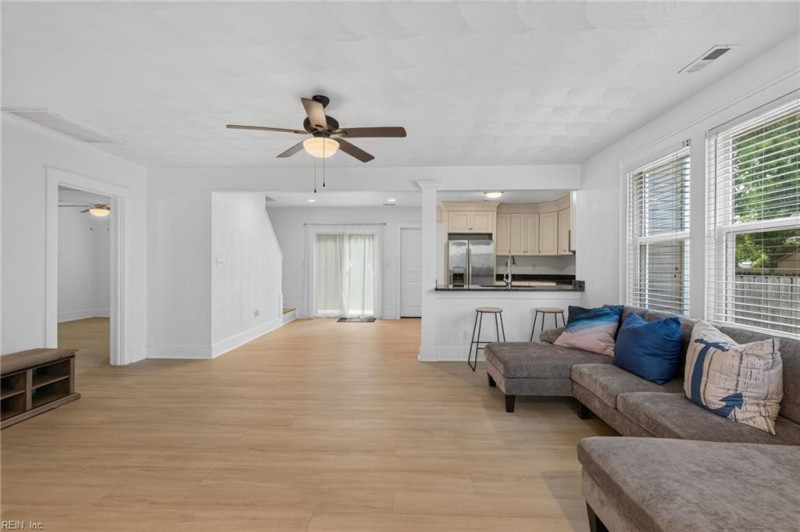 Photo 10 of 44 residential for sale in Norfolk virginia