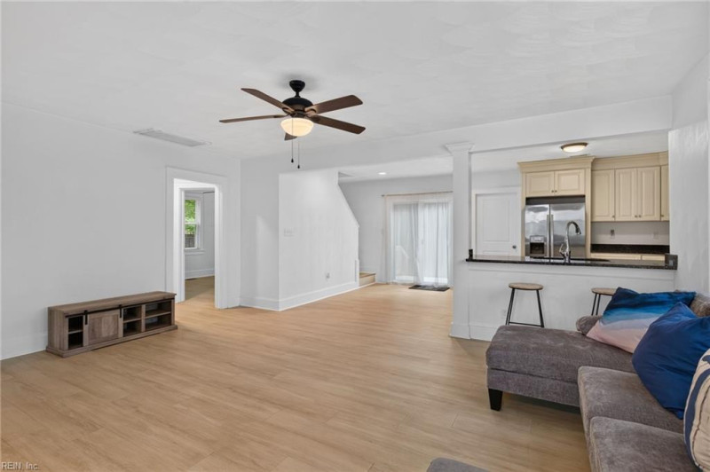 Photo 11 of 44 residential for sale in Norfolk virginia