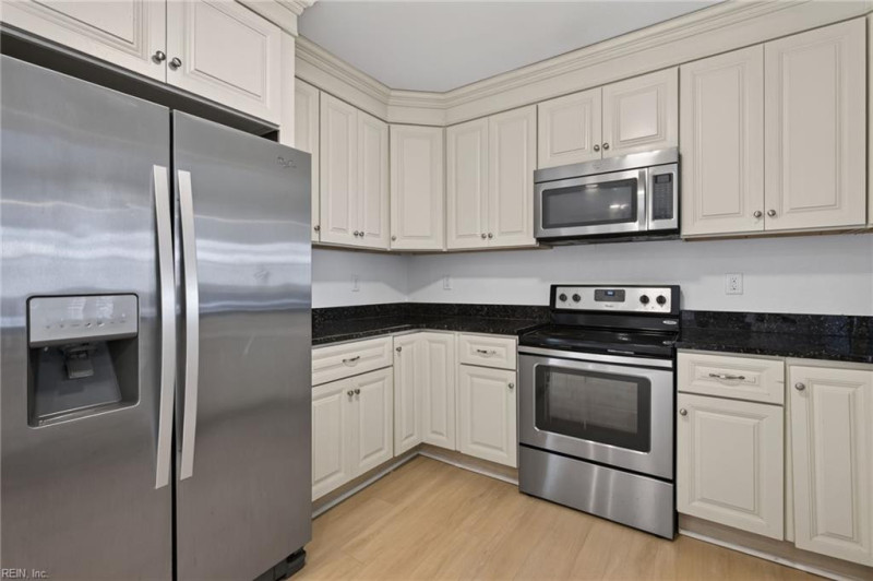 Photo 14 of 44 residential for sale in Norfolk virginia