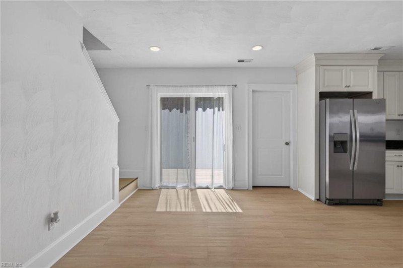 Photo 16 of 44 residential for sale in Norfolk virginia