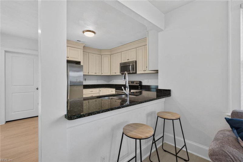 Photo 17 of 44 residential for sale in Norfolk virginia
