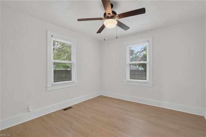 Photo 19 of 44 residential for sale in Norfolk virginia