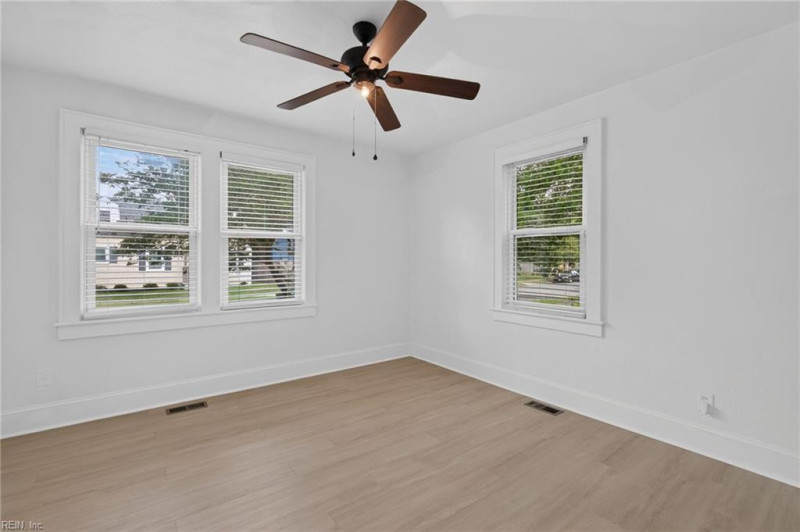 Photo 23 of 44 residential for sale in Norfolk virginia
