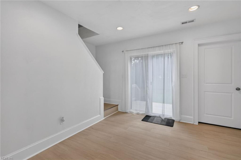 Photo 27 of 44 residential for sale in Norfolk virginia