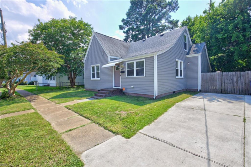 Photo 3 of 44 residential for sale in Norfolk virginia