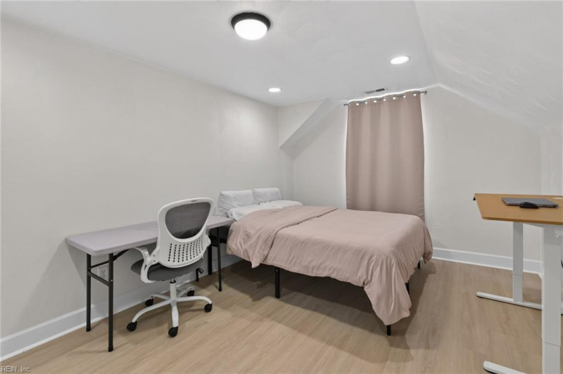 Photo 34 of 44 residential for sale in Norfolk virginia