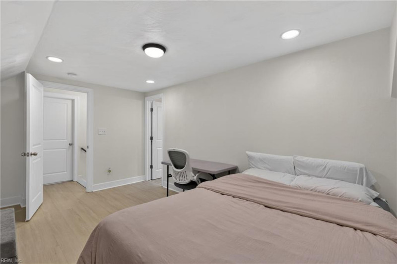 Photo 35 of 44 residential for sale in Norfolk virginia