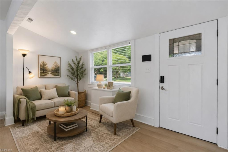 Photo 4 of 44 residential for sale in Norfolk virginia