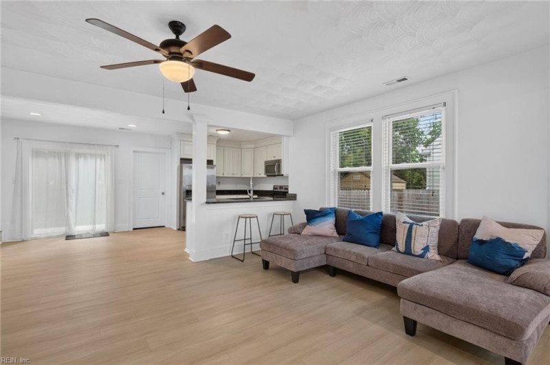 Photo 6 of 44 residential for sale in Norfolk virginia