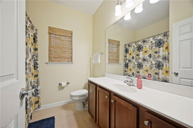 Photo 10 of 23 residential for sale in Gloucester County virginia