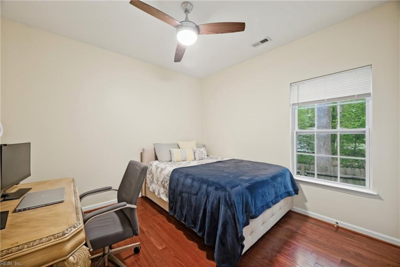 Photo 13 of 23 residential for sale in Gloucester County virginia