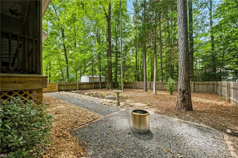 Photo 17 of 23 residential for sale in Gloucester County virginia