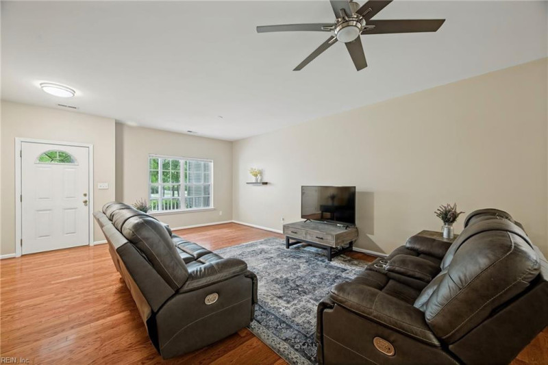 Photo 3 of 23 residential for sale in Gloucester County virginia