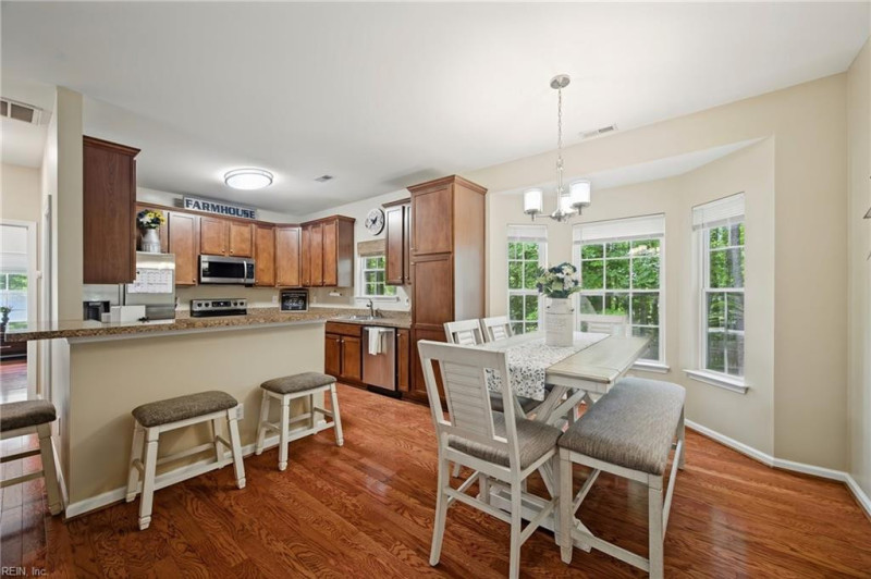 Photo 5 of 23 residential for sale in Gloucester County virginia