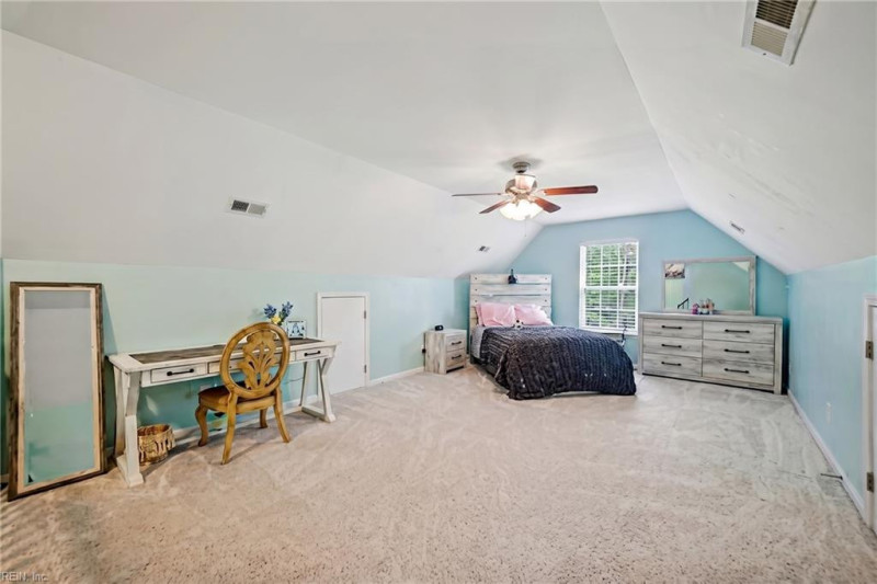Photo 7 of 23 residential for sale in Gloucester County virginia