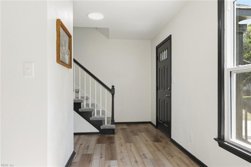 Photo 2 of 31 residential for sale in Virginia Beach virginia
