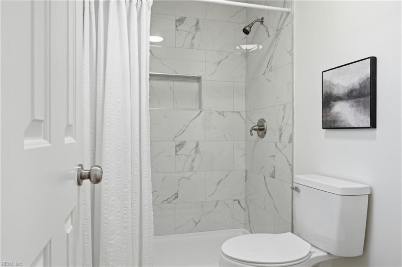 Photo 21 of 31 residential for sale in Virginia Beach virginia