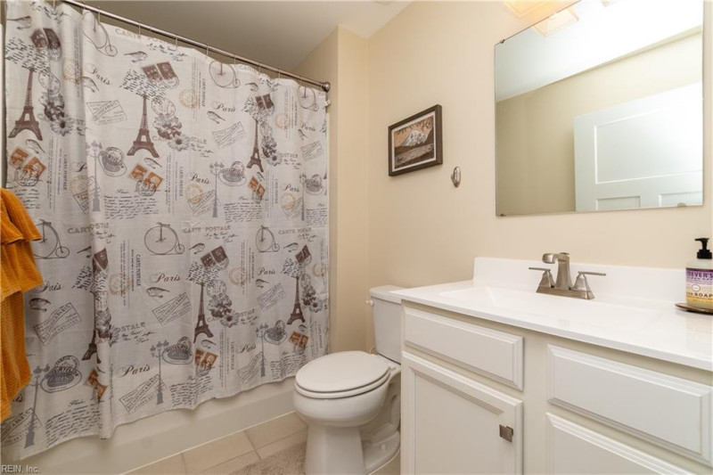 Photo 13 of 22 residential for sale in Moyock virginia