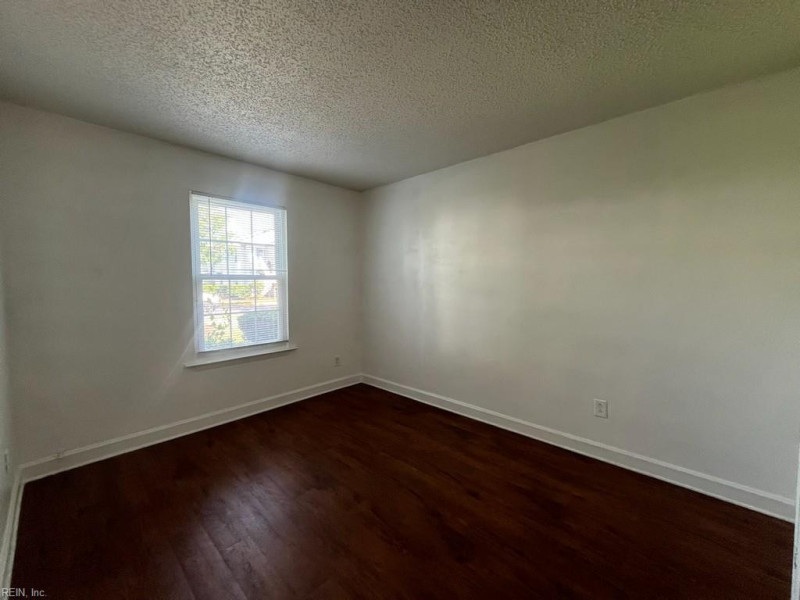 Photo 12 of 17 residential for sale in Virginia Beach virginia