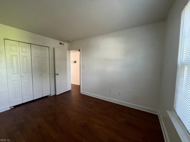 Photo 13 of 17 residential for sale in Virginia Beach virginia