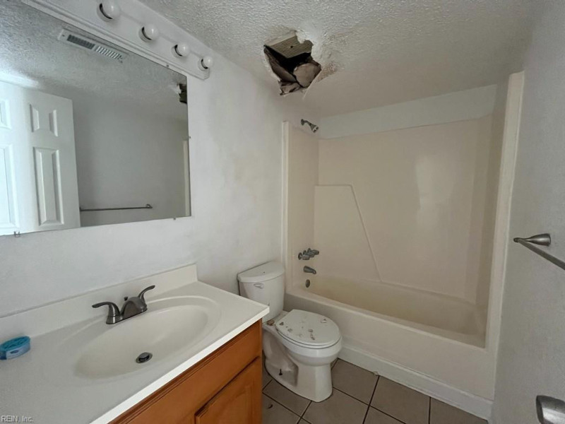 Photo 14 of 17 residential for sale in Virginia Beach virginia